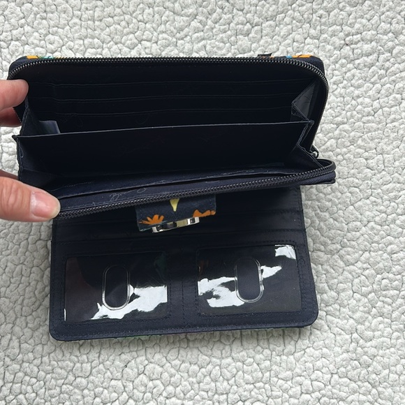 NWT Vera Bradley Turnlock Wallet Midnight Blues Pattern - Picture 8 of 8